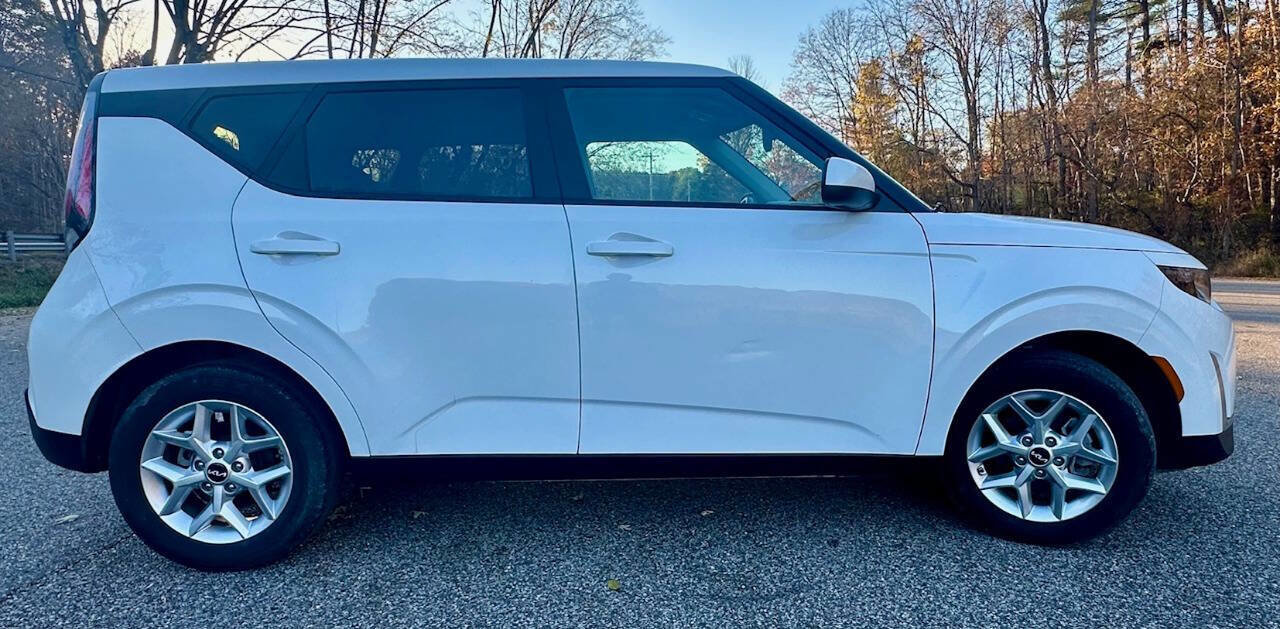 Used 2024 Kia Soul LX w/ Option Group 015 image 8