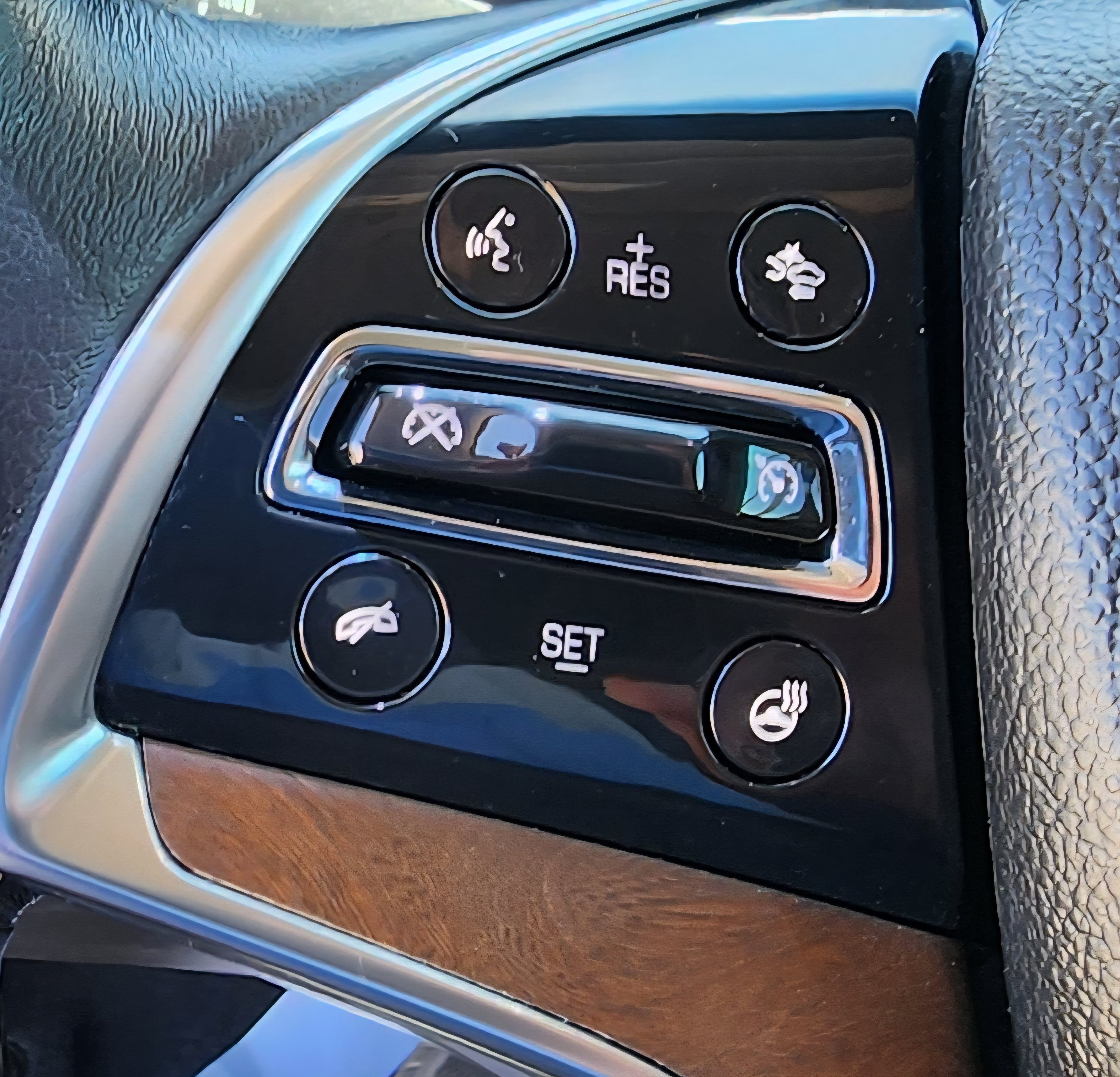Used 2016 Cadillac Escalade ESV Luxury AWD/4WD image 11