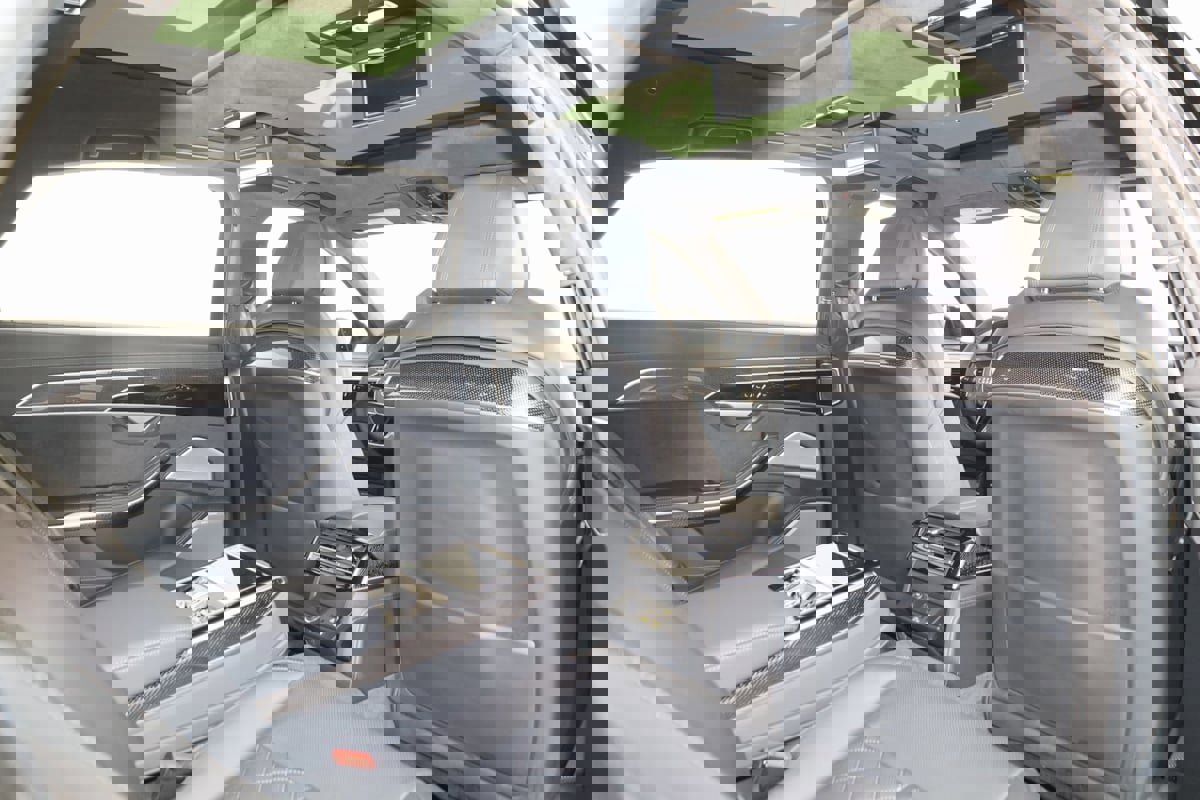 Used 2025 Audi S8 image 19