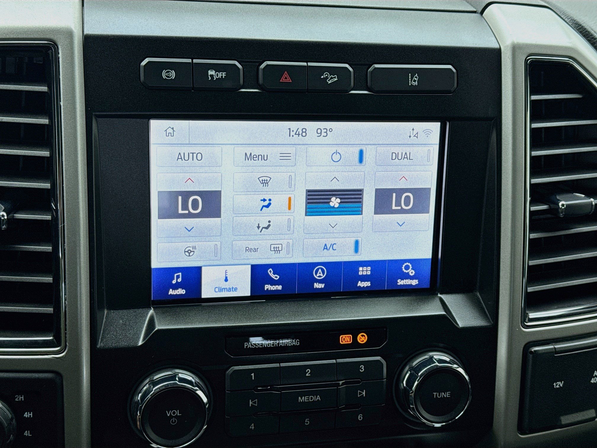 Used 2020 Ford F250 Lariat w/ Lariat Value Package AWD/4WD image 12