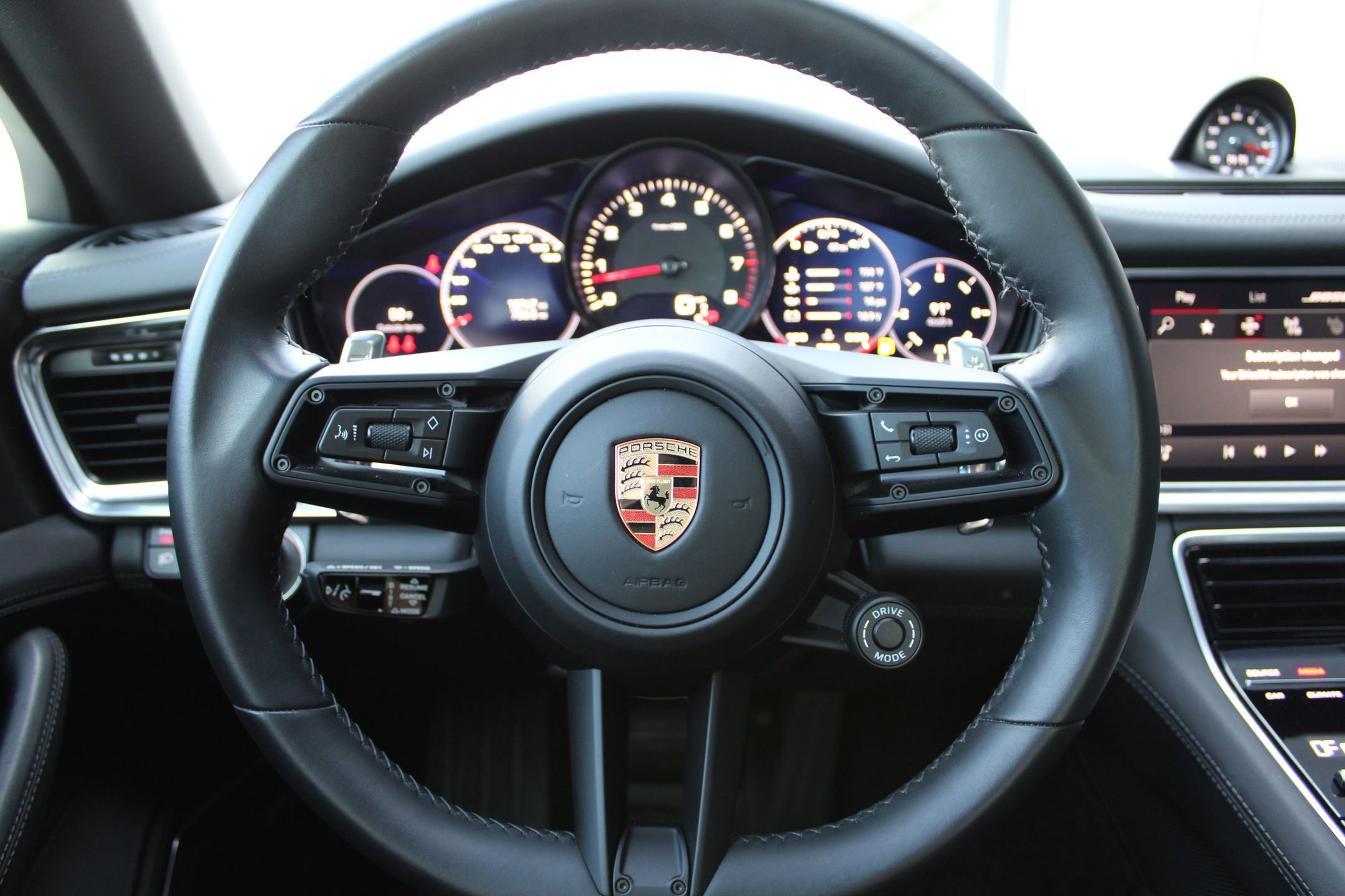 Certified 2023 Porsche Panamera Platinum Edition image 15