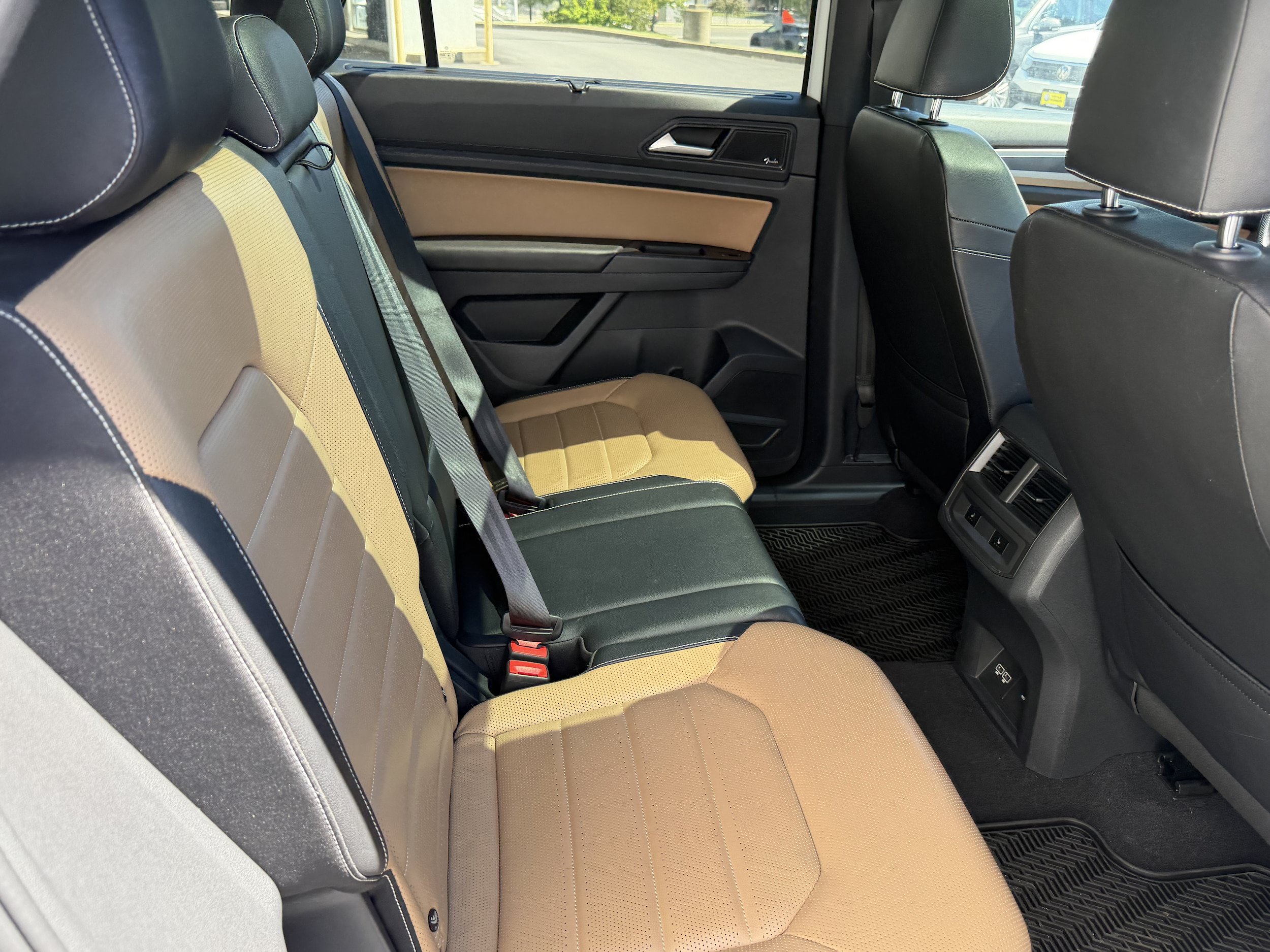 Used 2020 Volkswagen Atlas Cross Sport SEL Premium R-Line AWD/4WD image 32
