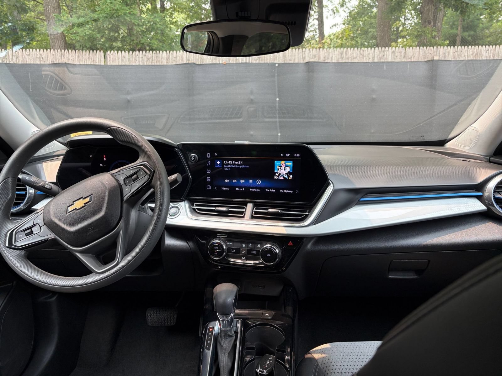 Used 2025 Chevrolet Trax LT FWD image 32