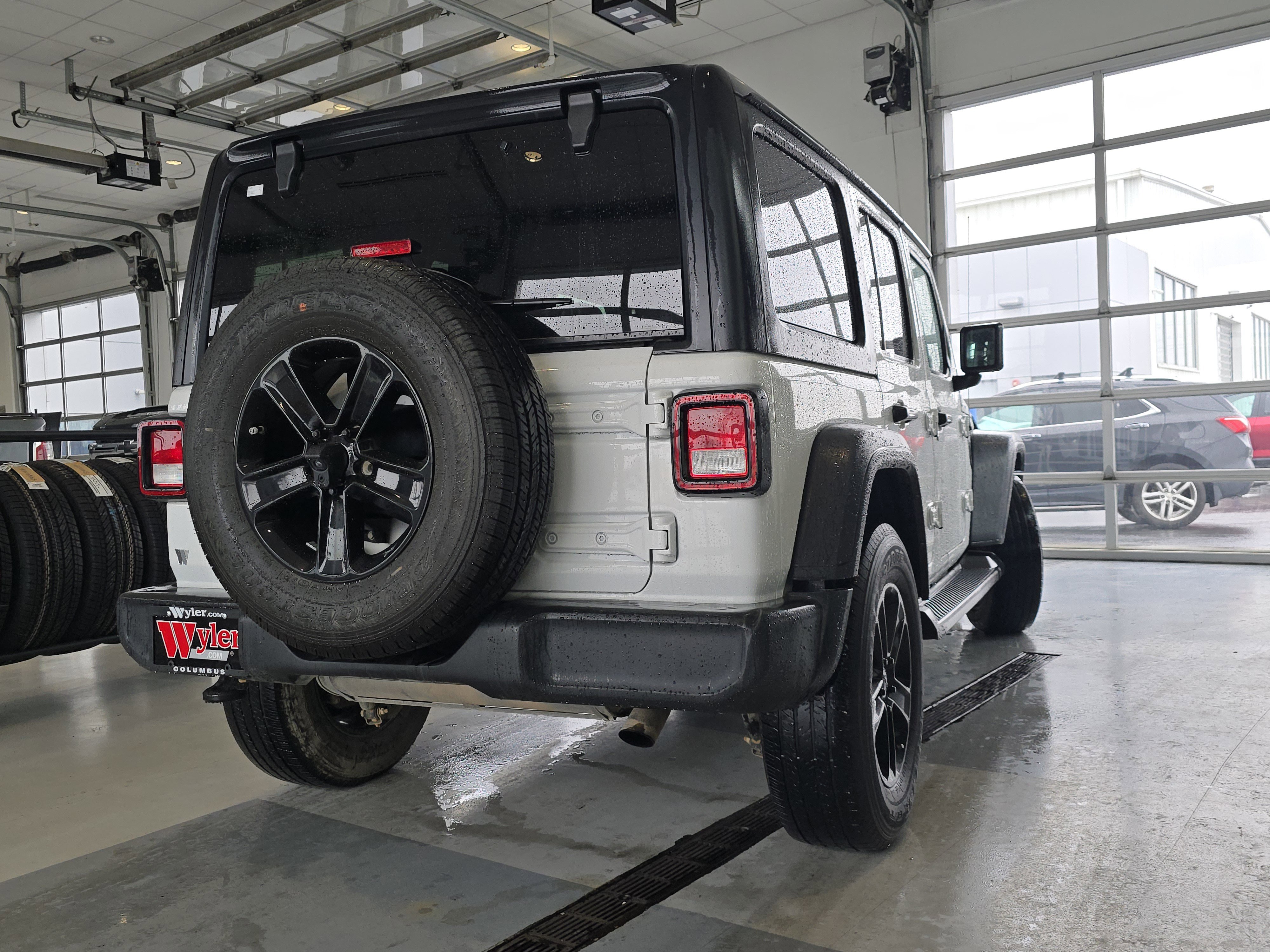 Used 2022 Jeep Wrangler Unlimited Sport image 16
