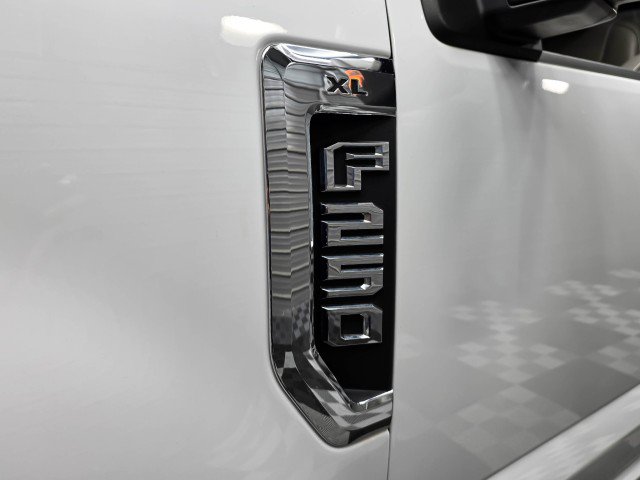 Used 2022 Ford F250 XL w/ Power Equipment Group AWD/4WD image 16
