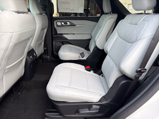New 2027 Ford Explorer Platinum w/ 3.0L Ultimate Package AWD/4WD image 15