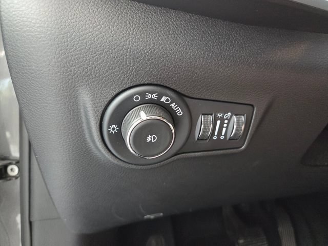 Used 2023 Jeep Compass Latitude AWD/4WD image 23