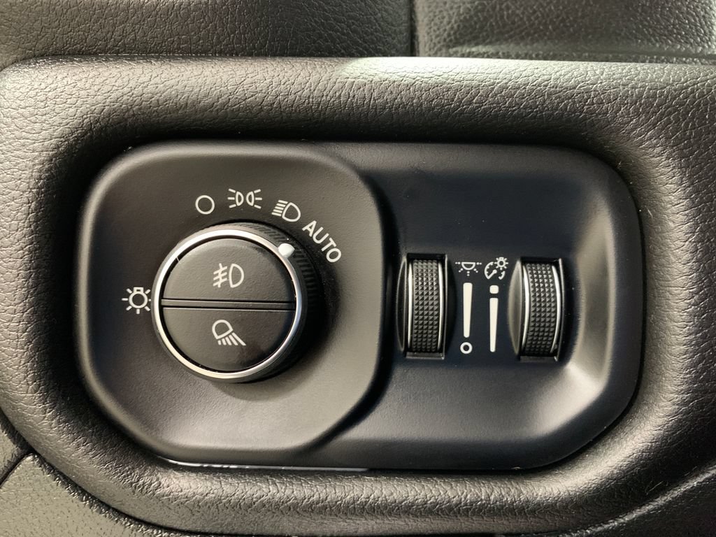 Used 2025 RAM 1500 Big Horn AWD/4WD image 24