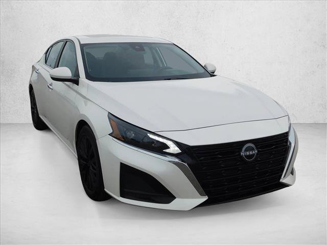 Used 2025 Nissan Altima 2.5 SV w/ SV Special Edition Package FWD image 5