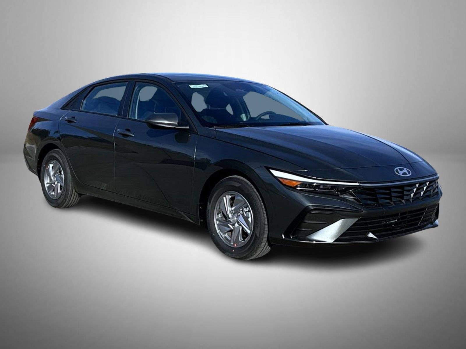 New 2026 Hyundai Elantra SE image 3