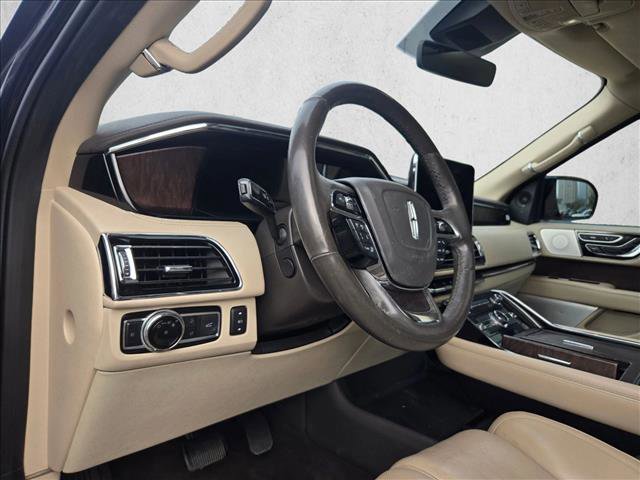 Used 2021 Lincoln Navigator Reserve w/ Luxury Package image 6