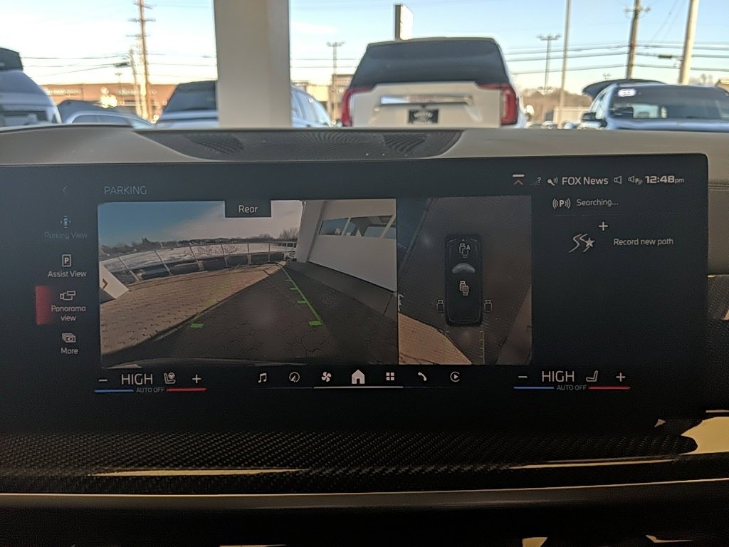 Used 2024 BMW X7 M60i w/ Executive Package image 27