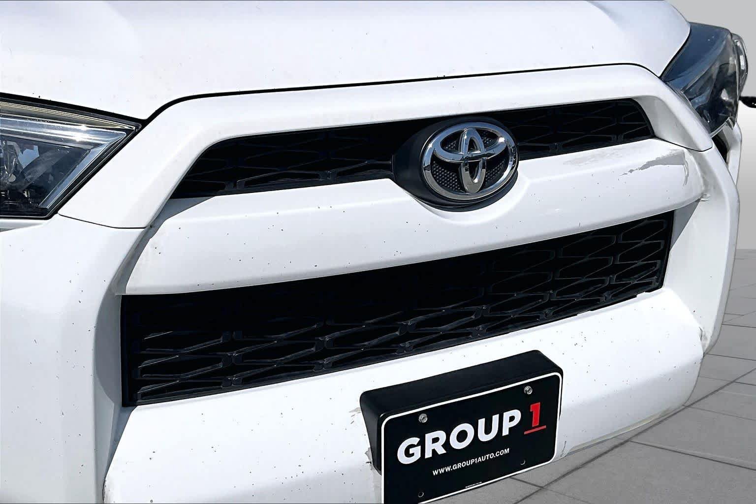 Used 2017 Toyota 4Runner SR5 RWD image 29