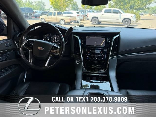 Used 2019 Cadillac Escalade ESV Platinum AWD/4WD image 16
