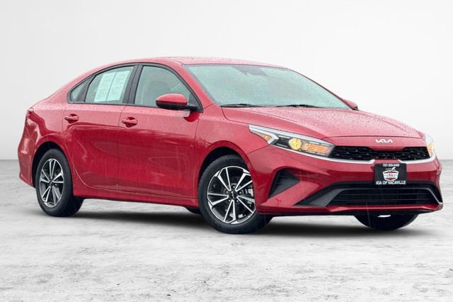 Certified 2022 Kia Forte LXS image 2