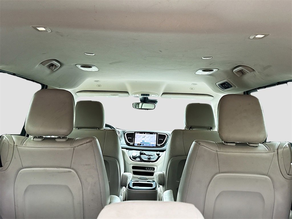 Used 2021 Chrysler Pacifica Touring-L image 27