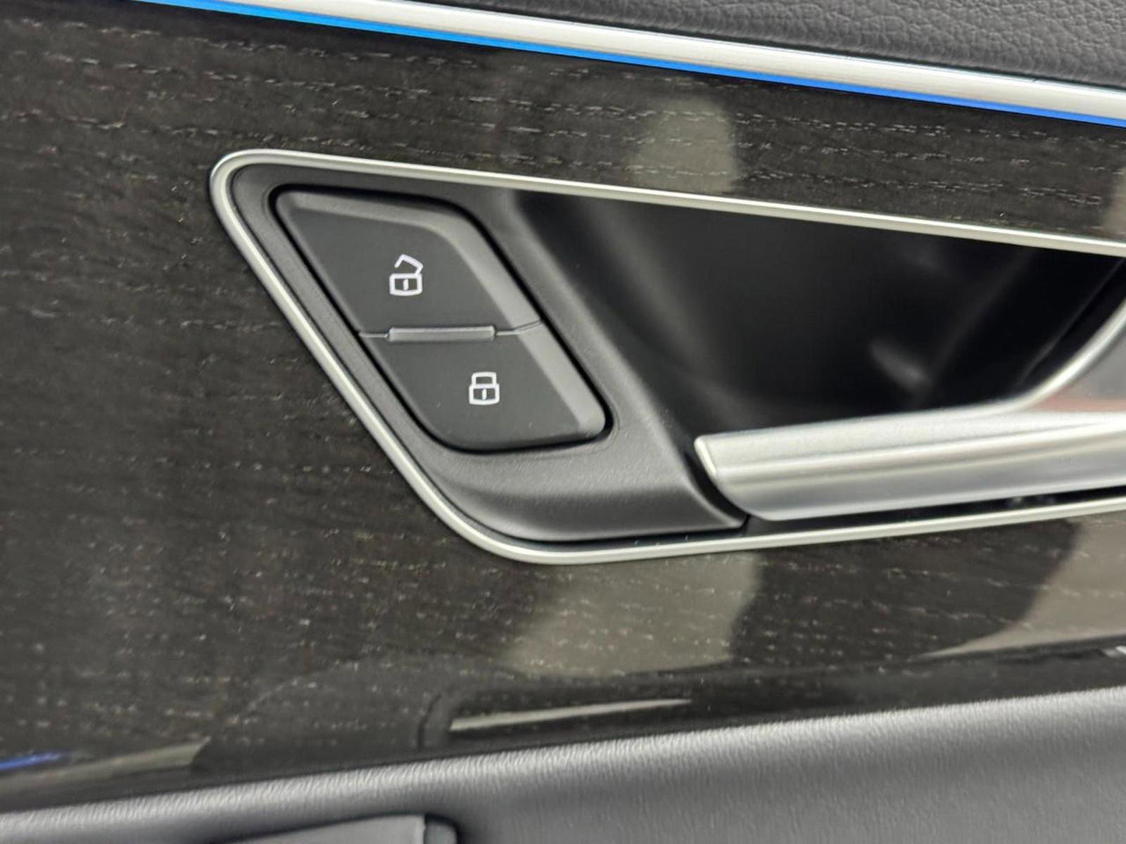 New 2026 Audi Q7 Premium Plus image 23