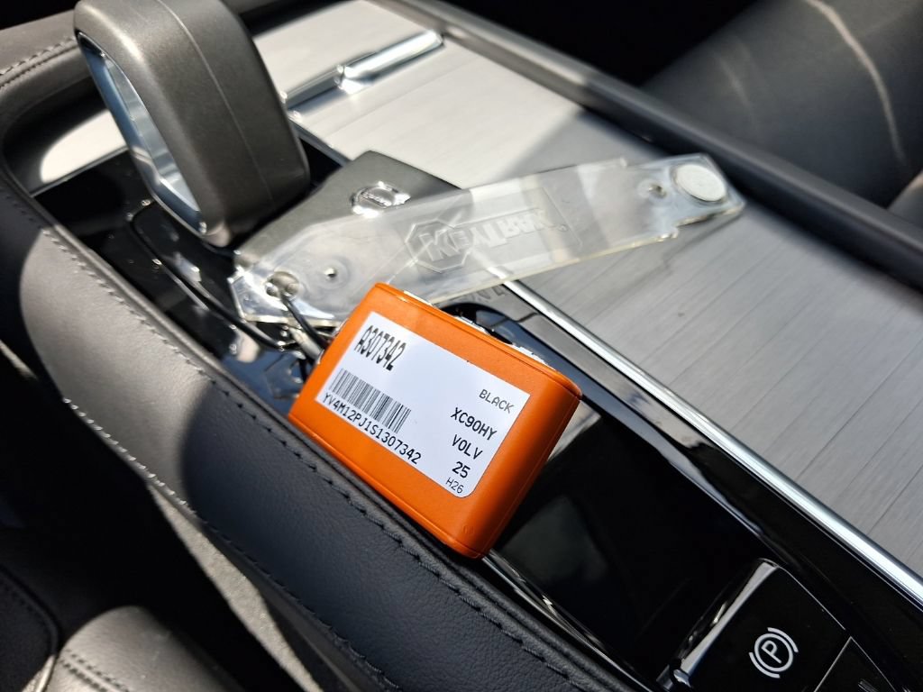 Certified 2025 Volvo XC90 B5 Core w/ Protection Package Premier AWD/4WD image 24