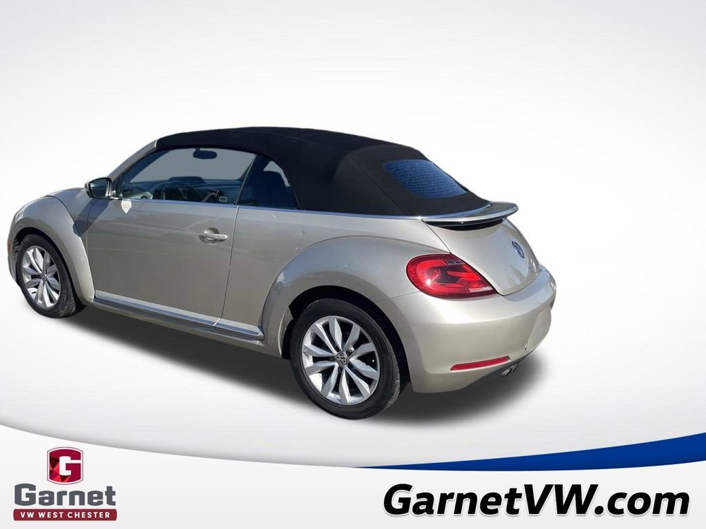 Used 2013 Volkswagen Beetle TDI image 3
