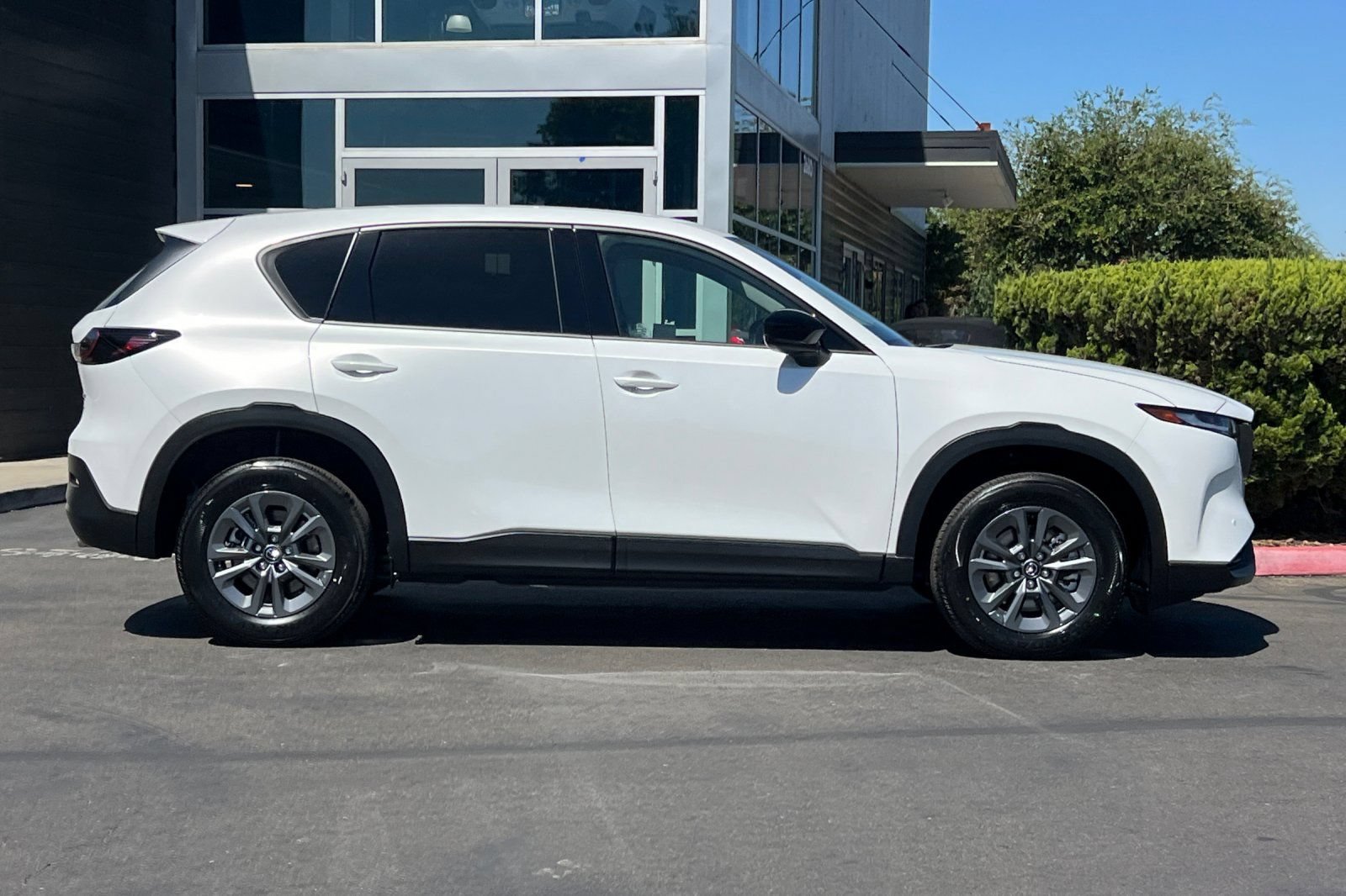 New 2026 MAZDA CX-5 Select AWD/4WD image 3