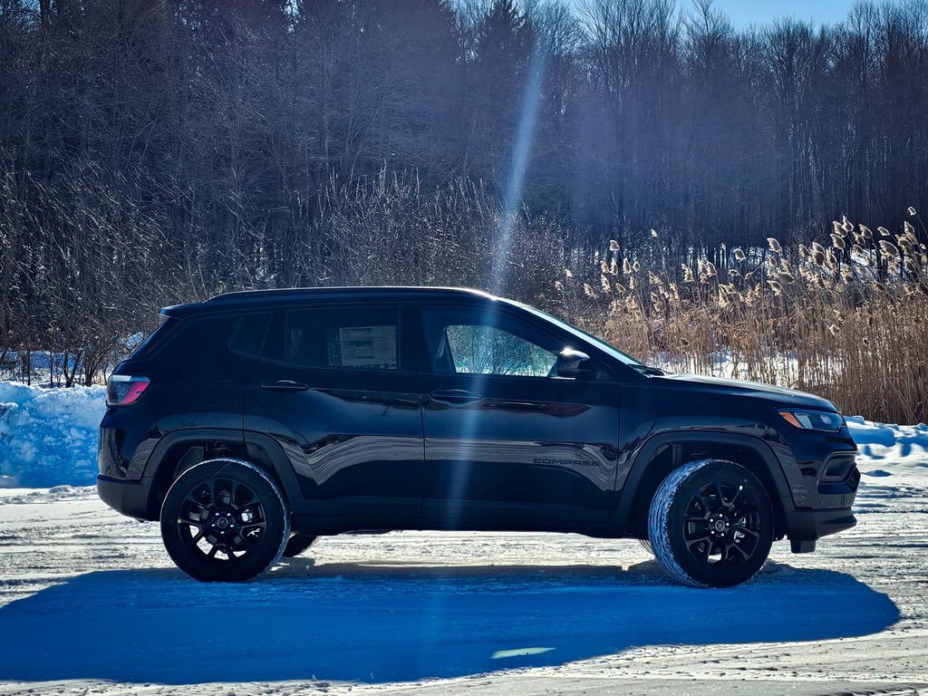 New 2026 Jeep Compass Latitude image 2