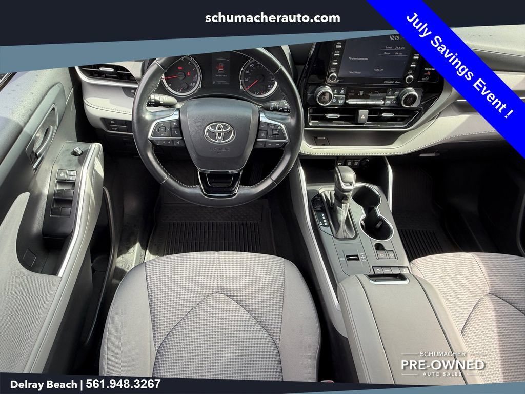 Used 2021 Toyota Highlander LE FWD image 12