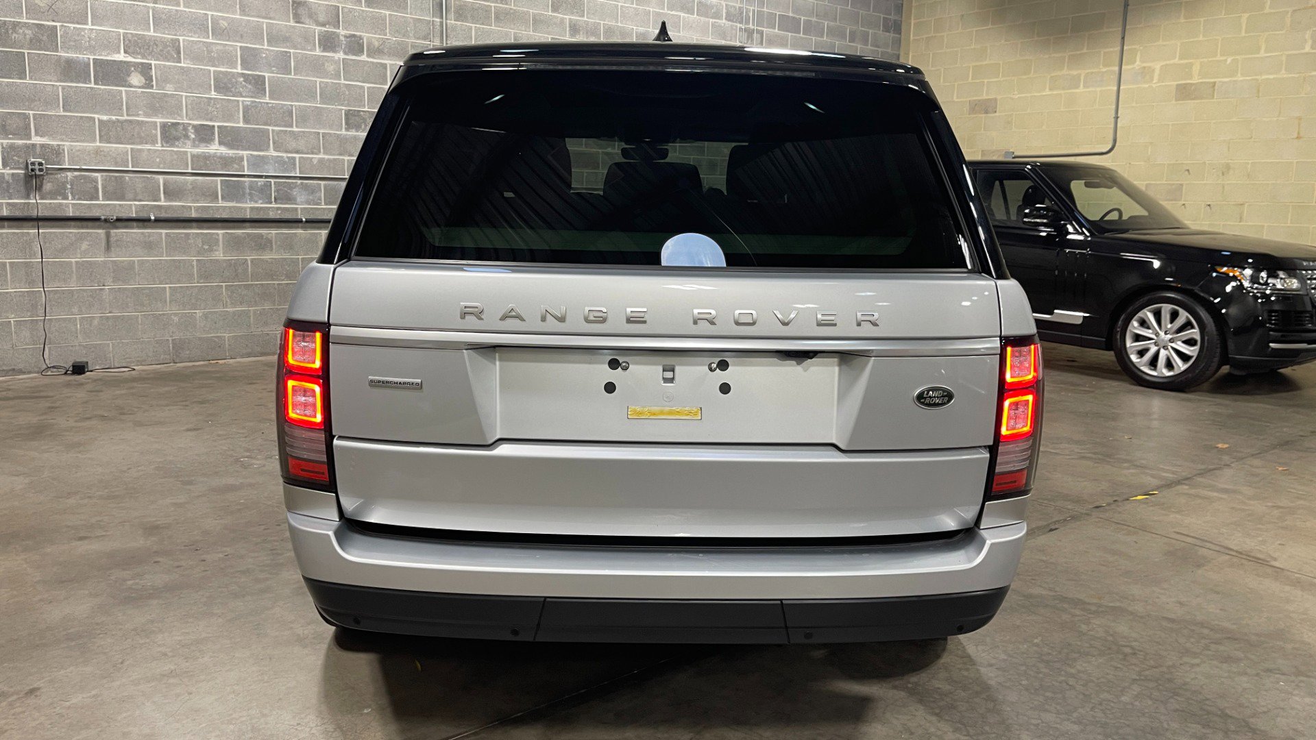 Used 2017 Land Rover Range Rover image 14