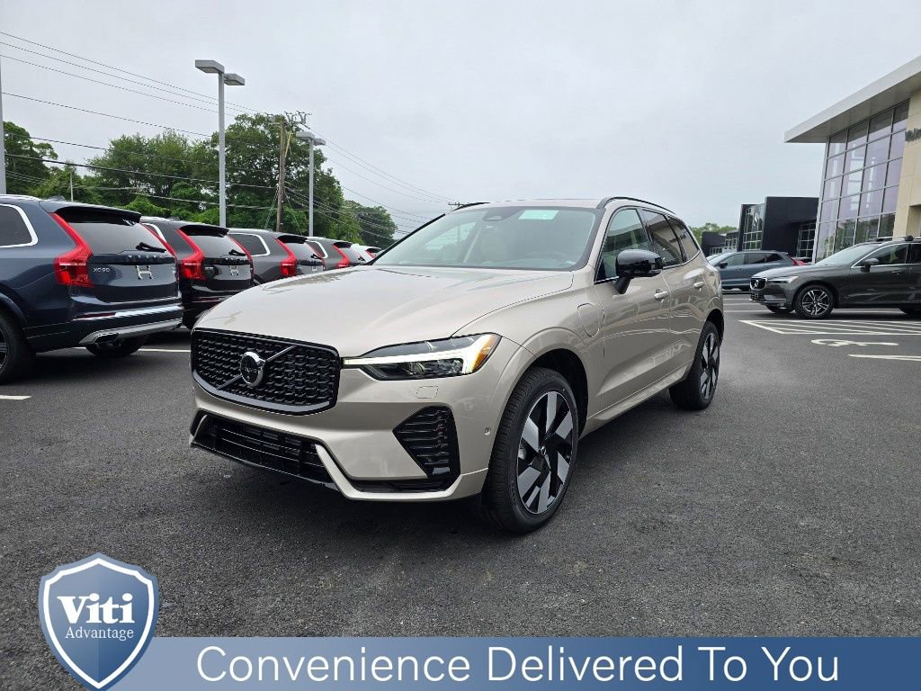 Used 2025 Volvo XC60 T8 Plus w/ Protection Package Premier image 4