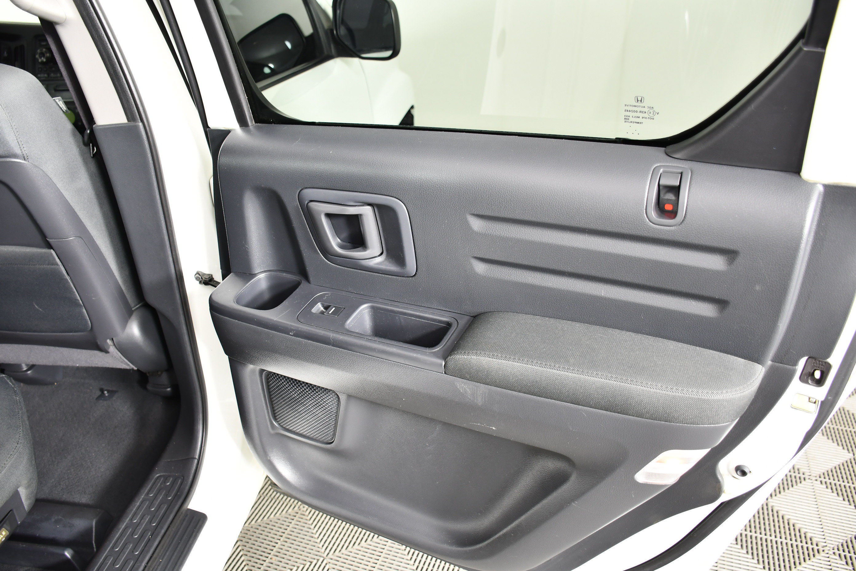 Used 2014 Honda Ridgeline Sport image 40