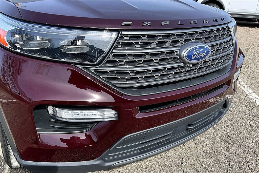 Certified 2022 Ford Explorer XLT w/ Equipment Group 202A image 29