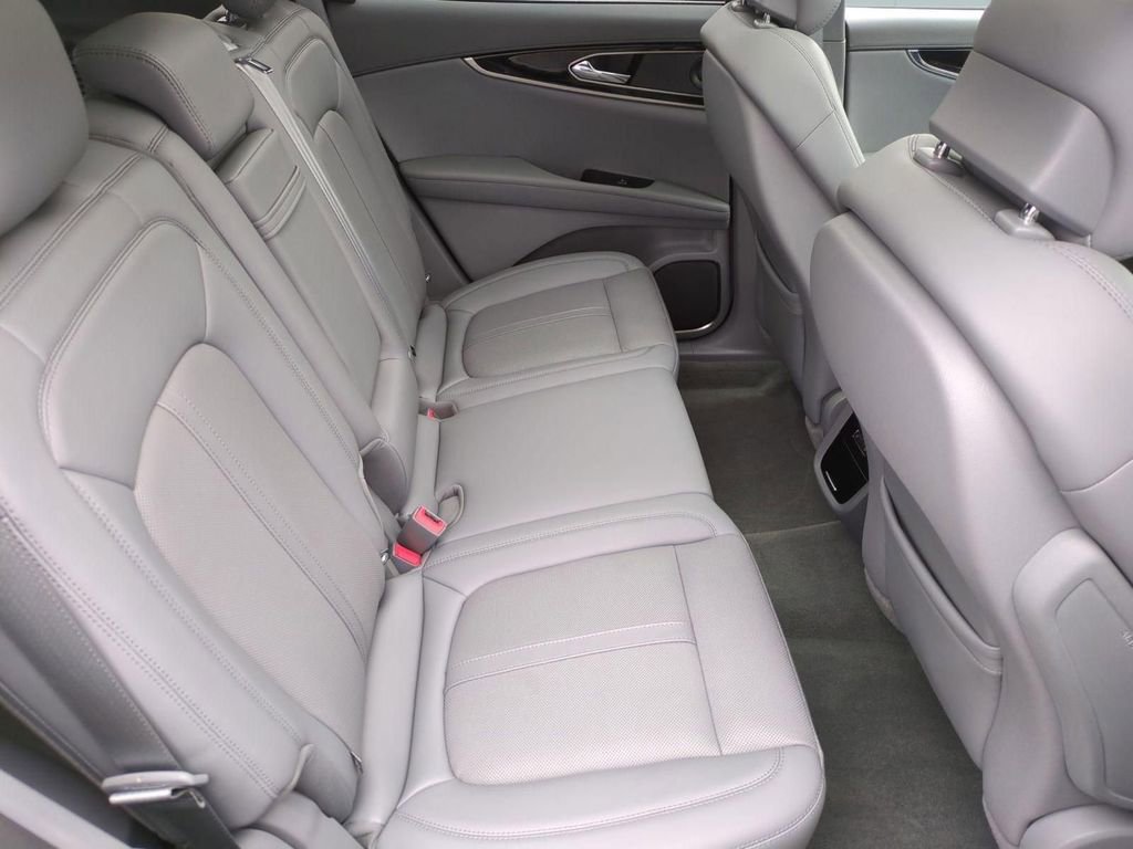 Certified 2023 Lincoln Nautilus Reserve w/ Equipment Group 201A image 31