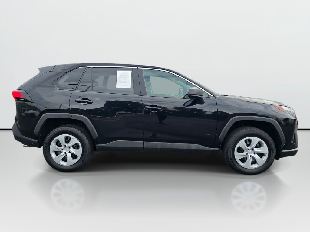 Used 2025 Toyota RAV4 LE AWD/4WD image 6
