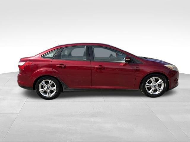 Used 2014 Ford Focus SE FWD image 2