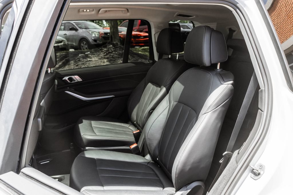 Used 2022 BMW X7 xDrive40i w/ Executive Package AWD/4WD image 29