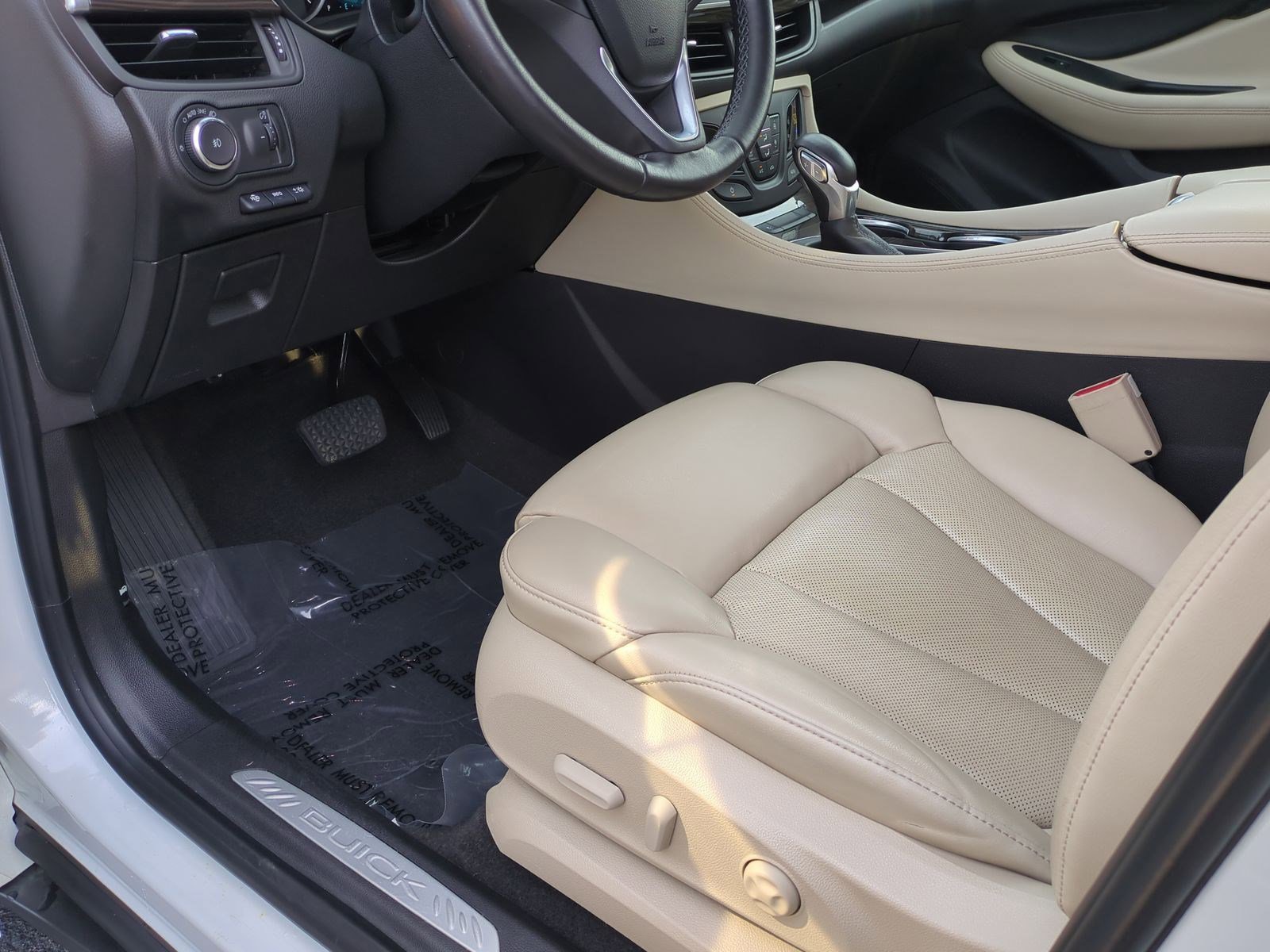 Used 2020 Buick Envision Premium w/ Driver Confidence Package image 17