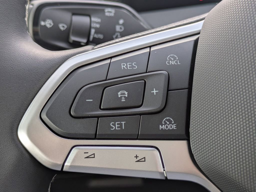 Certified 2025 Volkswagen Tiguan S image 24