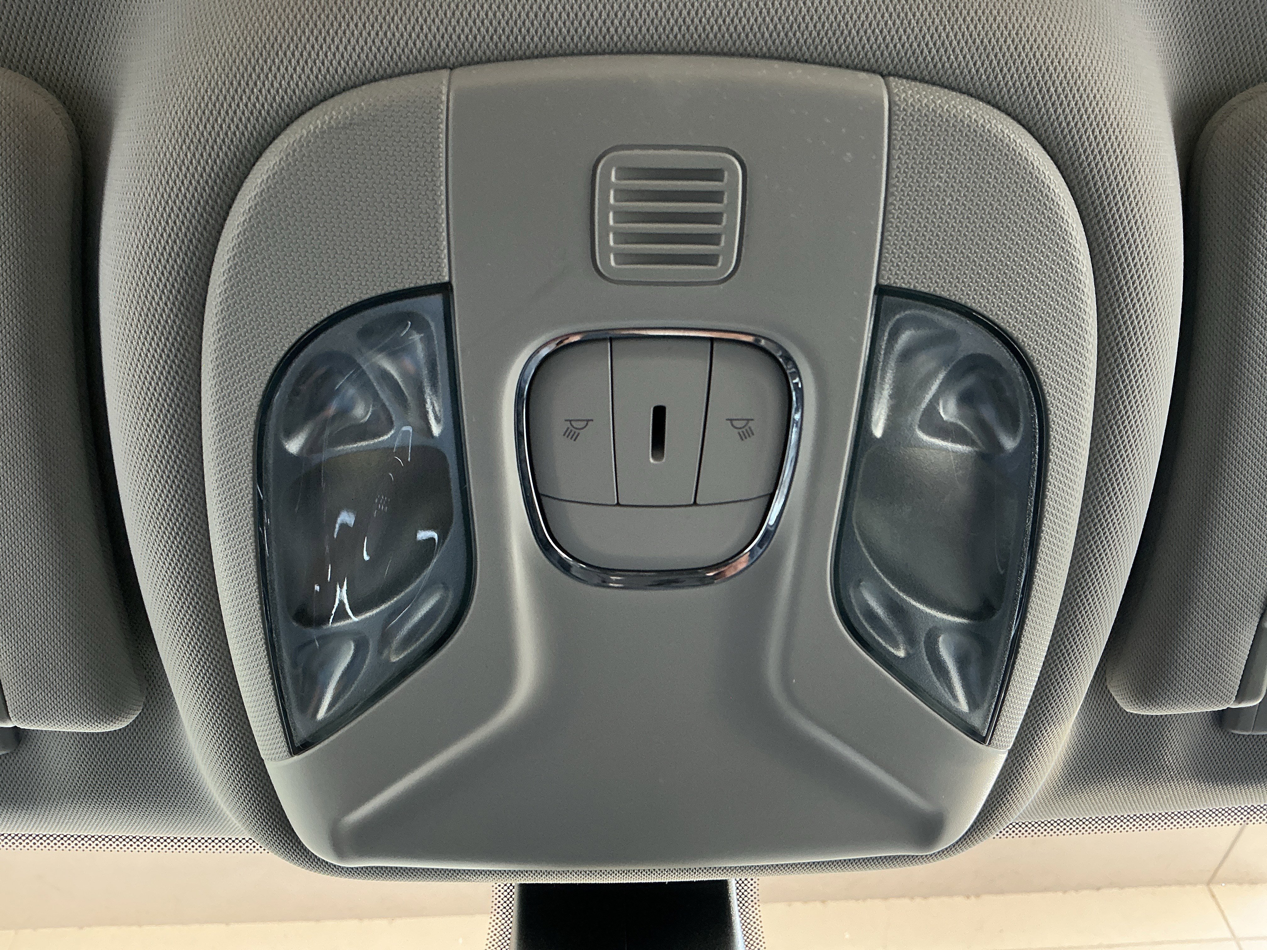 Used 2020 Jeep Compass Latitude w/ Cold Weather Group AWD/4WD image 16