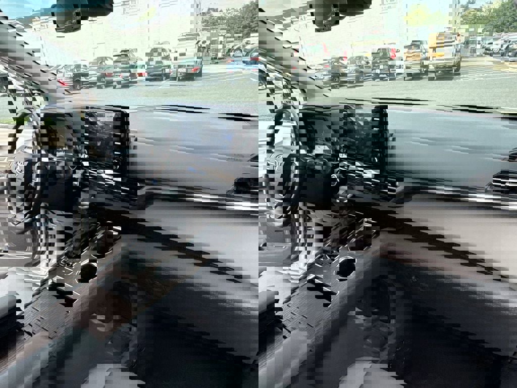 Used 2024 Toyota Sienna XLE image 29
