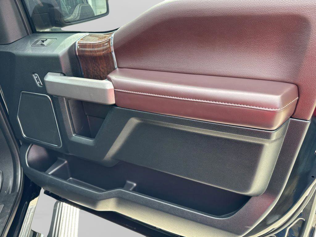 Used 2017 Ford F150 Platinum w/ Equipment Group 701A Luxury image 26