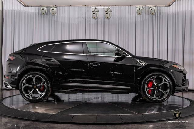 Used 2021 Lamborghini Urus AWD/4WD image 15