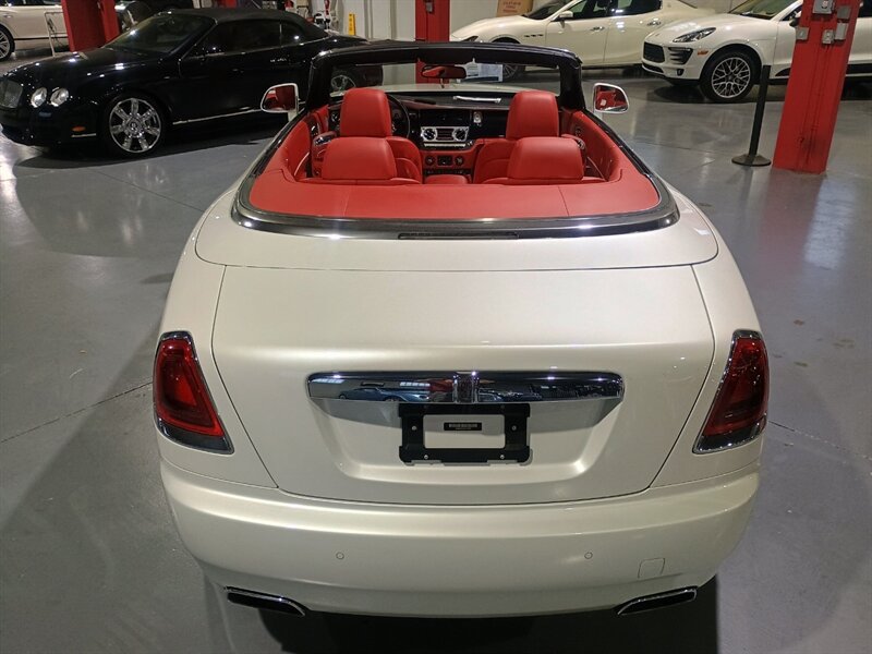 Used 2018 Rolls-Royce Dawn RWD image 23