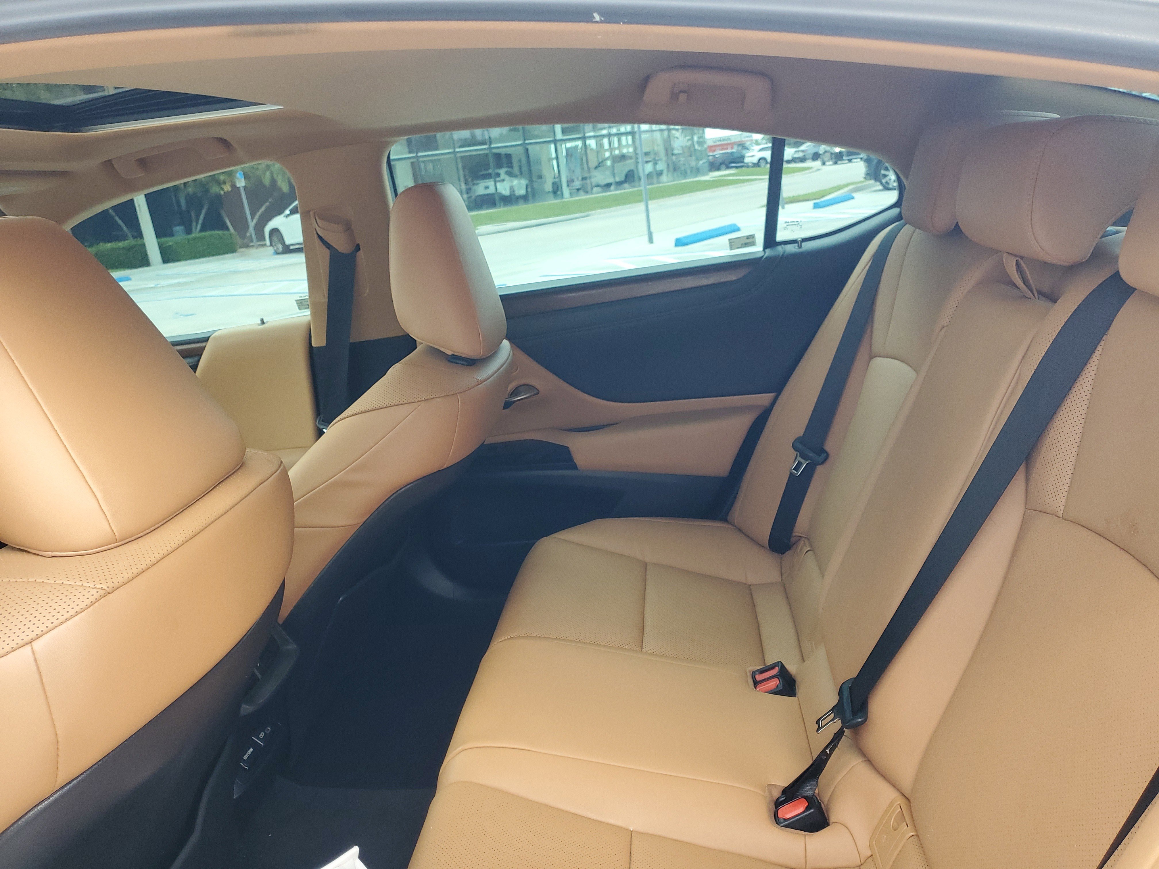 Used 2025 Lexus ES 350 w/ Premium Package FWD image 15