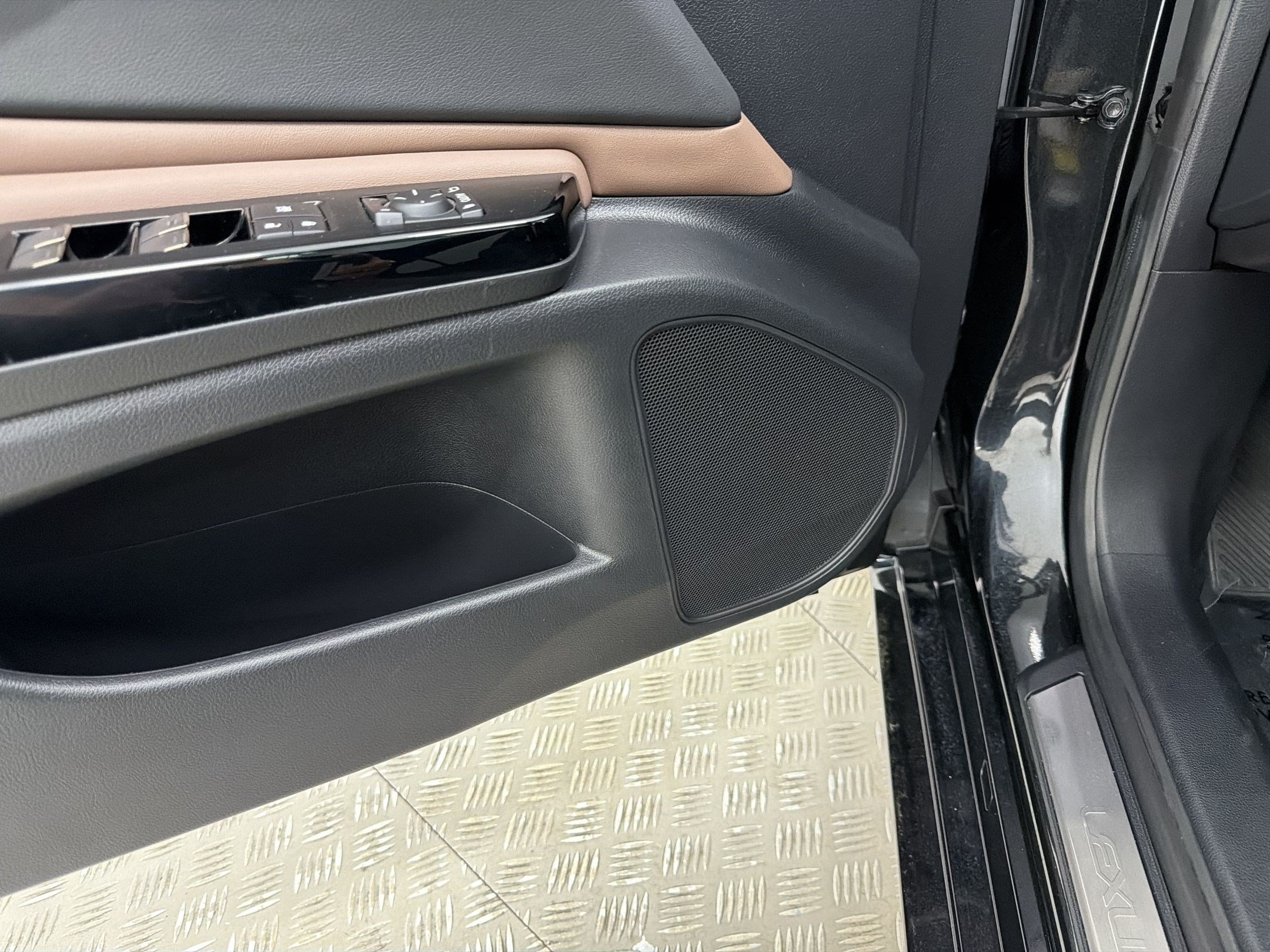 Certified 2022 Lexus ES 350 w/ Premium Package FWD image 34
