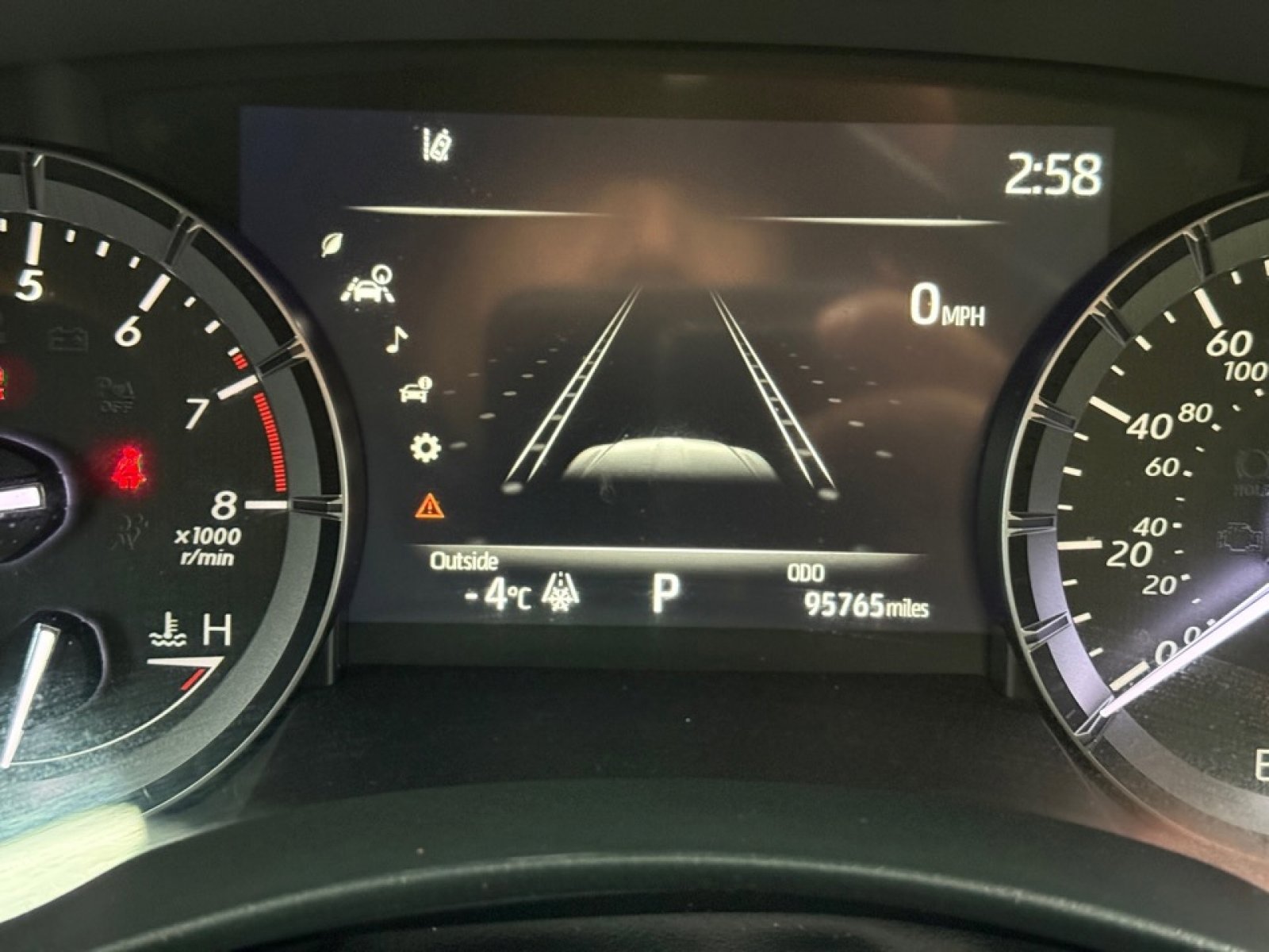 Used 2020 Toyota Highlander XLE image 25