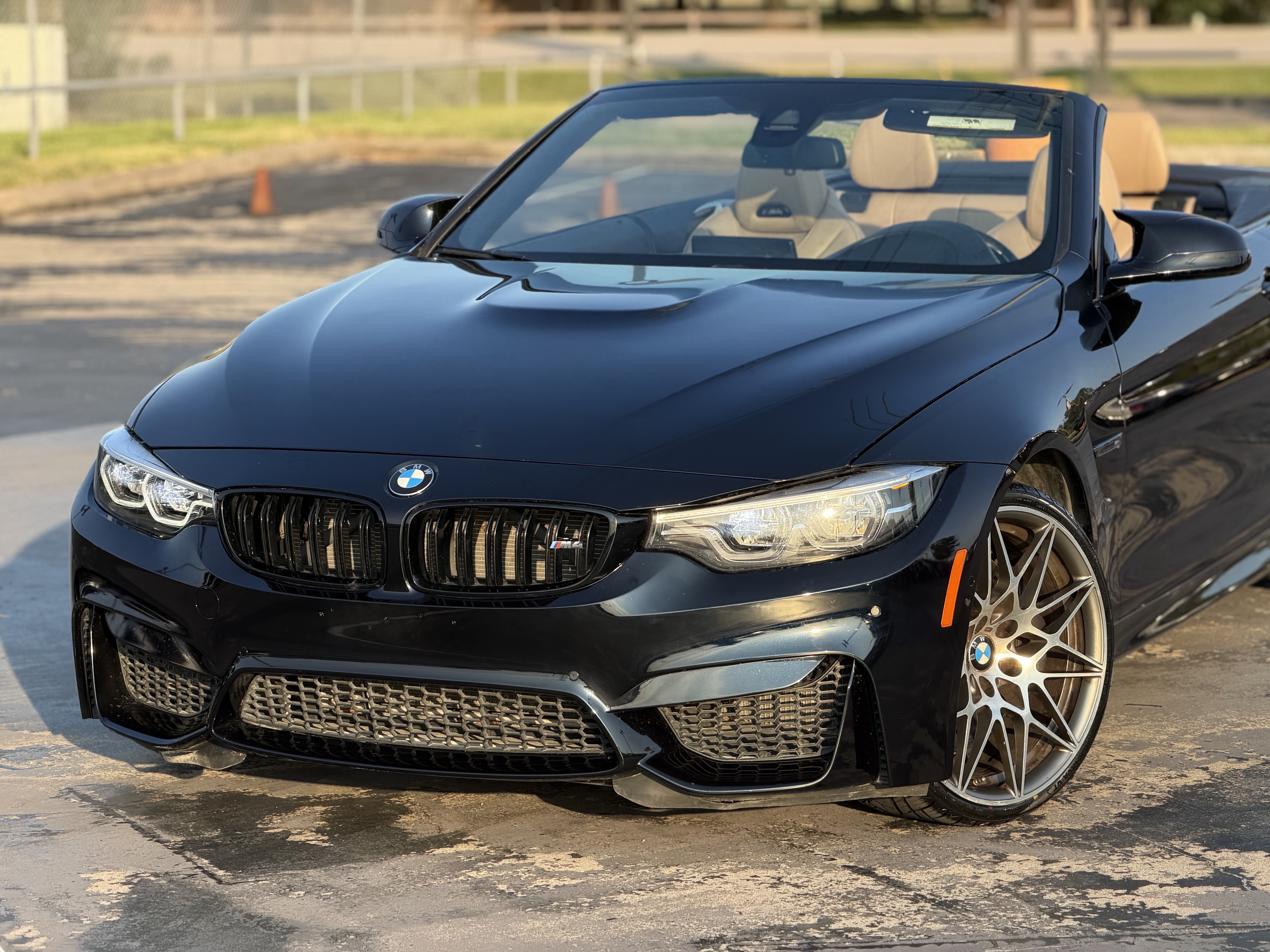 Used 2018 BMW M4 Convertible w/ Competition Package RWD image 7