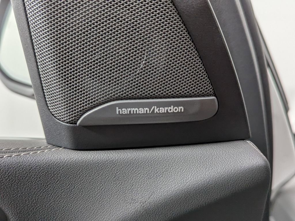 Used 2025 BMW X5 xDrive40i w/ Premium Package image 16