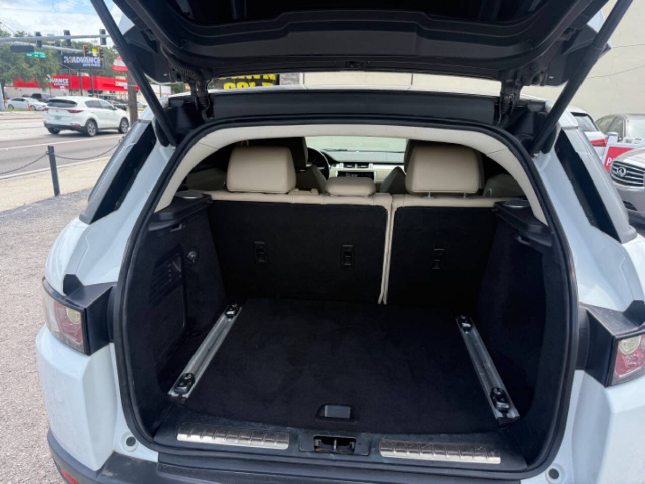 Used 2015 Land Rover Range Rover Evoque Pure Premium AWD/4WD image 16