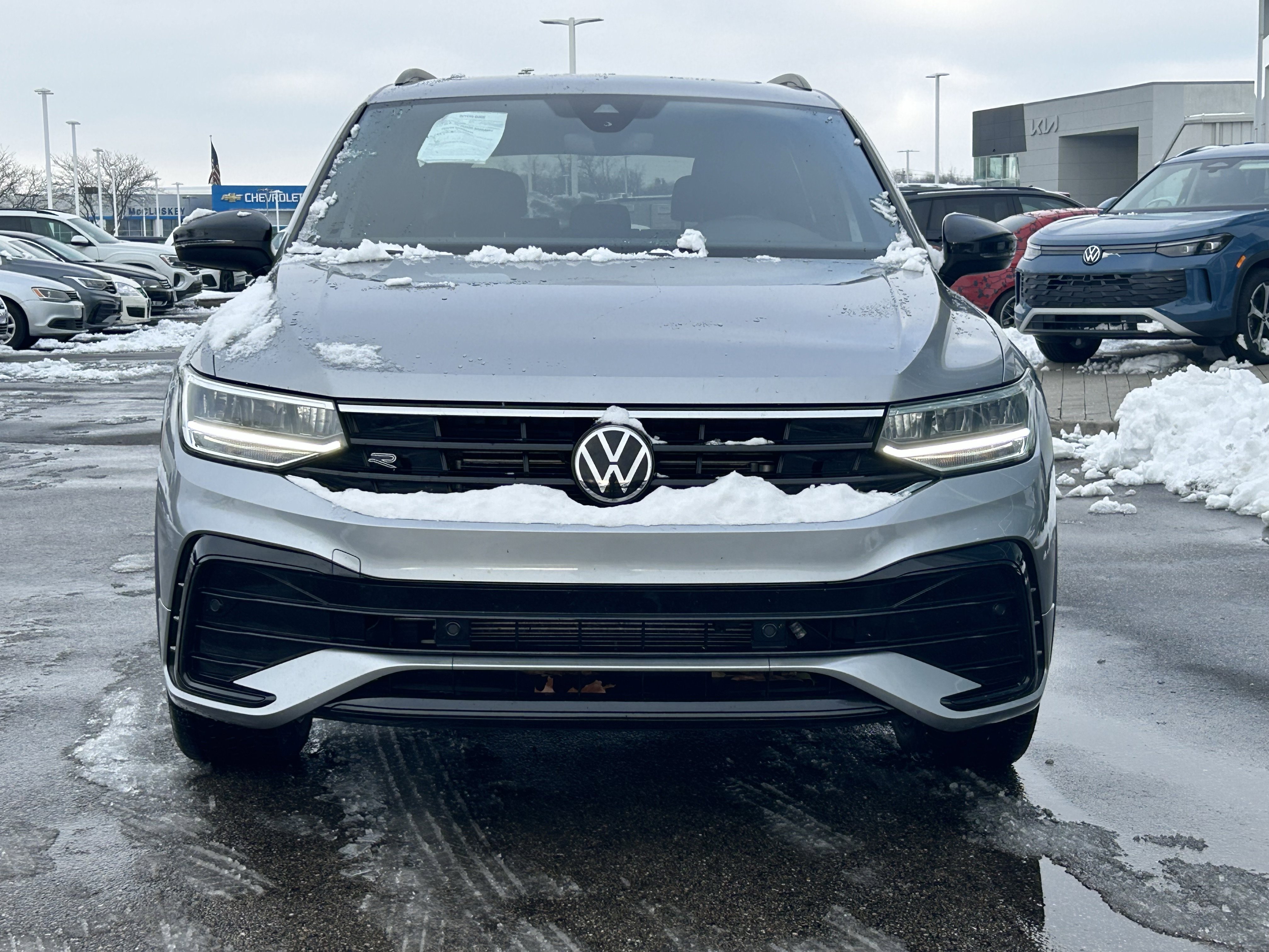 Certified 2023 Volkswagen Tiguan SE R-Line image 2