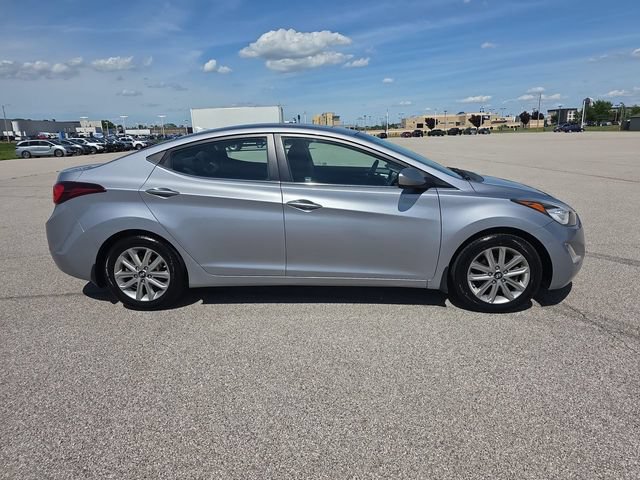 Used 2015 Hyundai Elantra SE w/ Option Group 03 FWD image 14