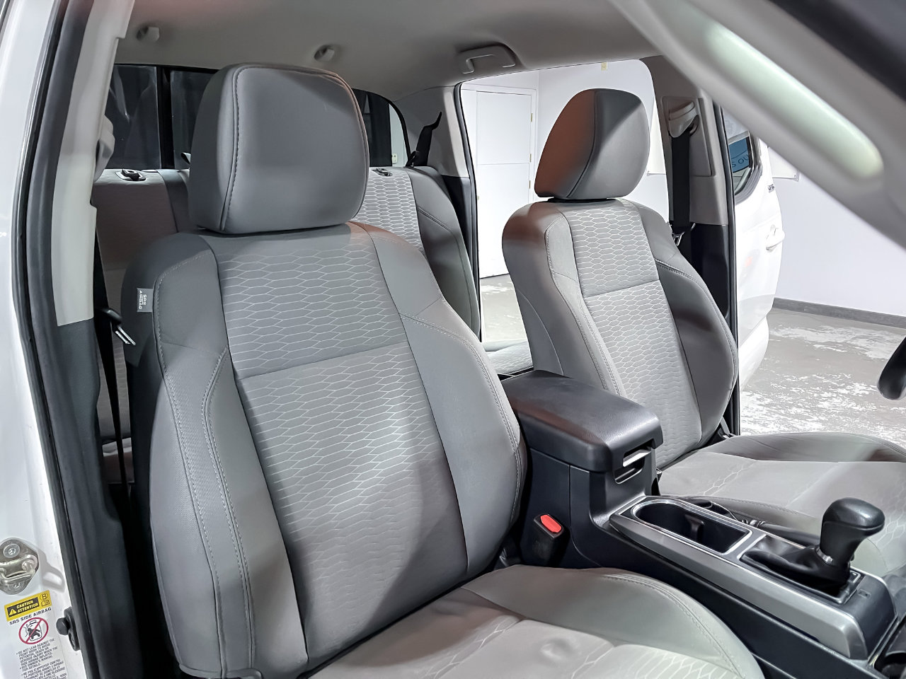 Used 2017 Toyota Tacoma TRD Off-Road image 15